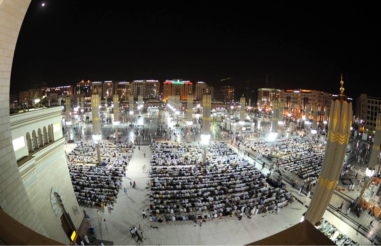 Taraweeh prayer at the Masjid an Nabawi