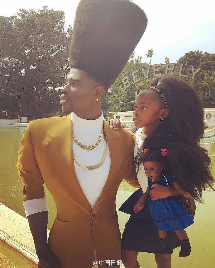 Frizzy father daughter duo turns into Internet hit