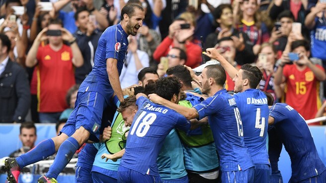 italy beat defending champion spain