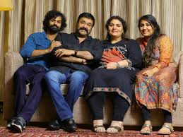 പ്രണവിന്റെയും വിസ്മയയുടെയും അപൂര്വ ചിത്രങ്ങള്