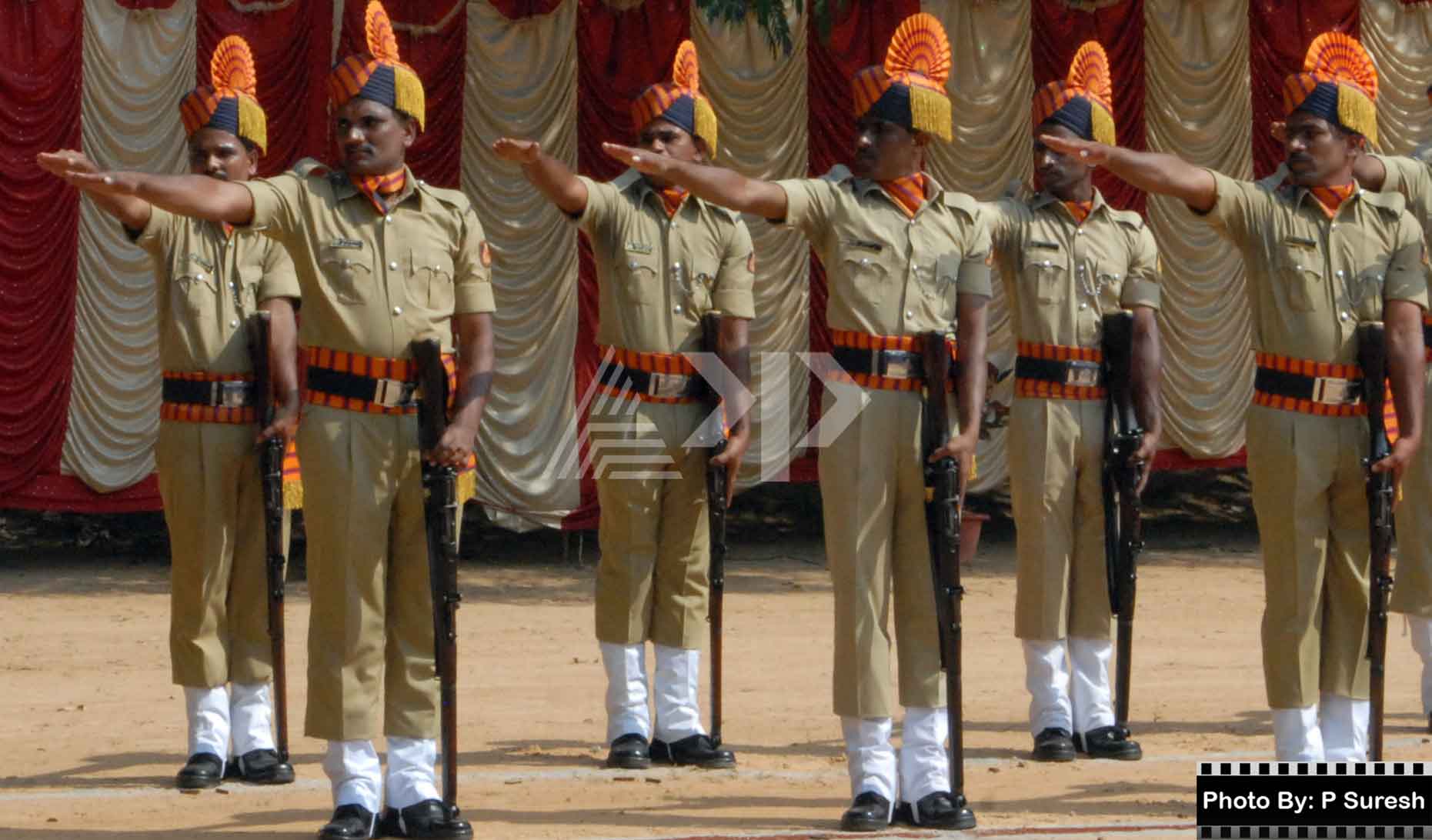 ಪೊಲೀಸ್ ಸಂಸ್ಮರಣ ದಿನಾಚರಣೆ ಅಂಗವಾಗಿ ಹುತಾತ್ಮ ಪೊಲೀಸರಿಗೆ ಗೌರವಾರ್ಪಣೆ