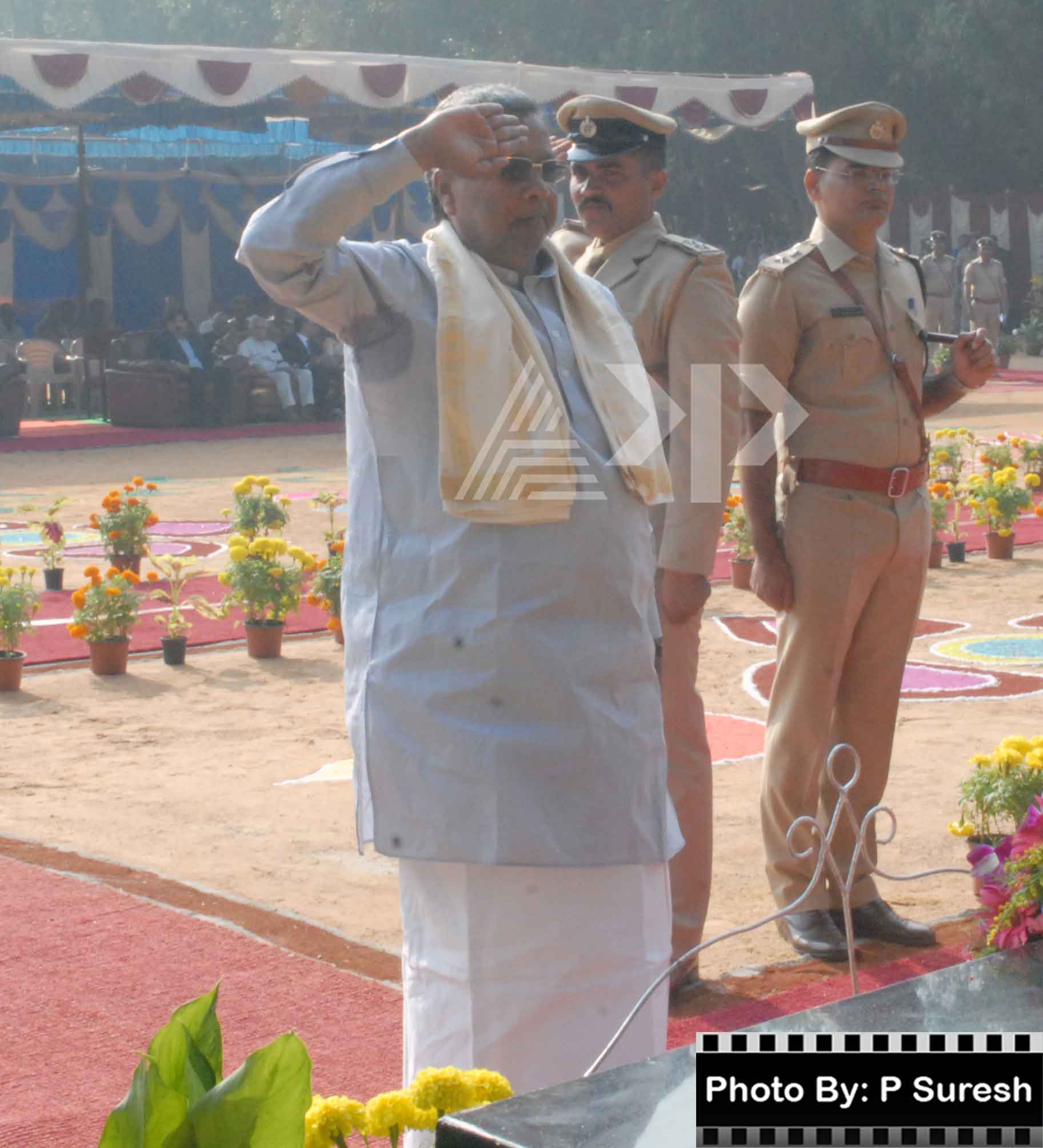 ಪೊಲೀಸ್ ಸಂಸ್ಮರಣ ದಿನಾಚರಣೆ ಅಂಗವಾಗಿ ಹುತಾತ್ಮ ಪೊಲೀಸರಿಗೆ ಗೌರವಾರ್ಪಣೆ