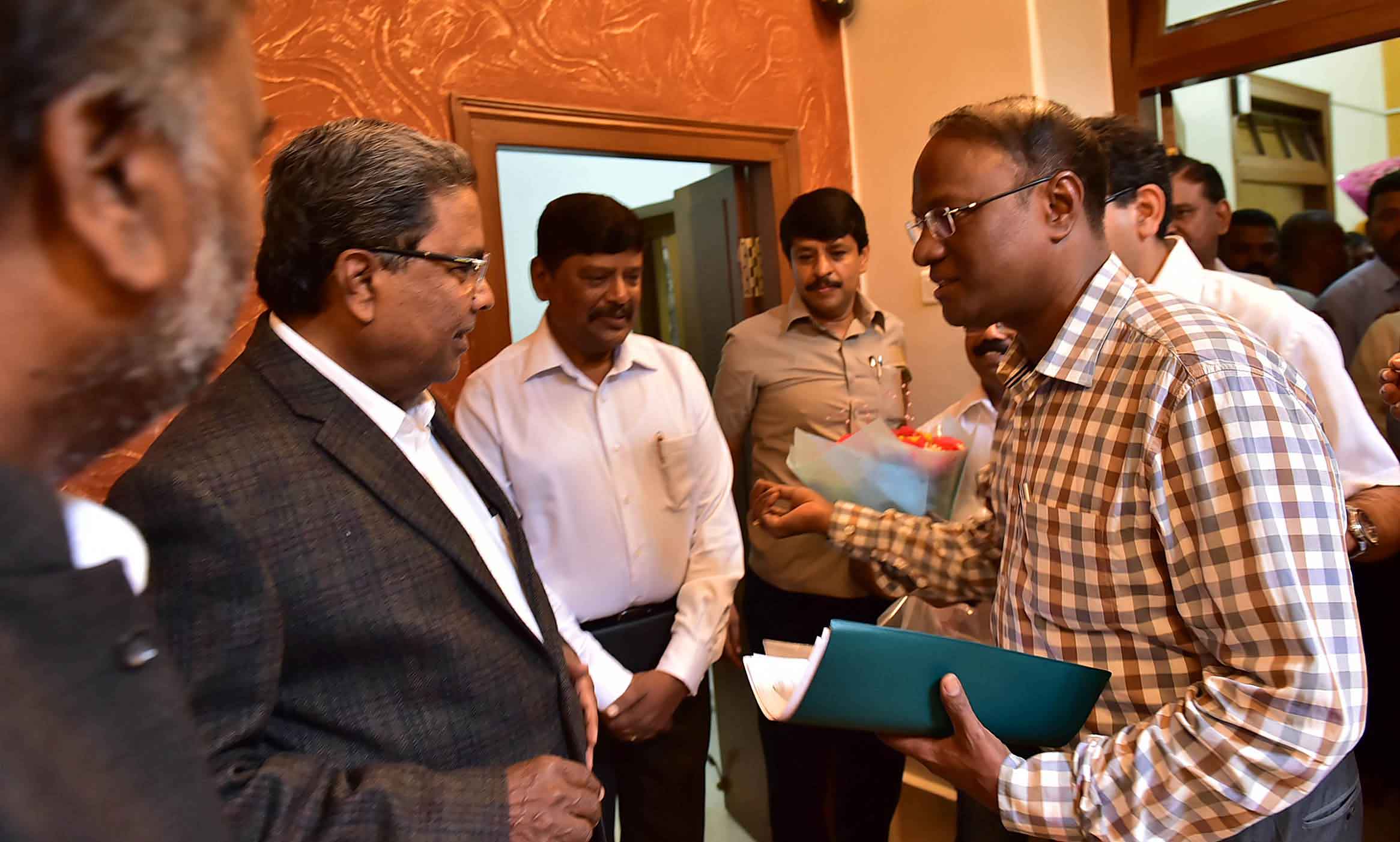Cm Siddramaiah Dubai Tour