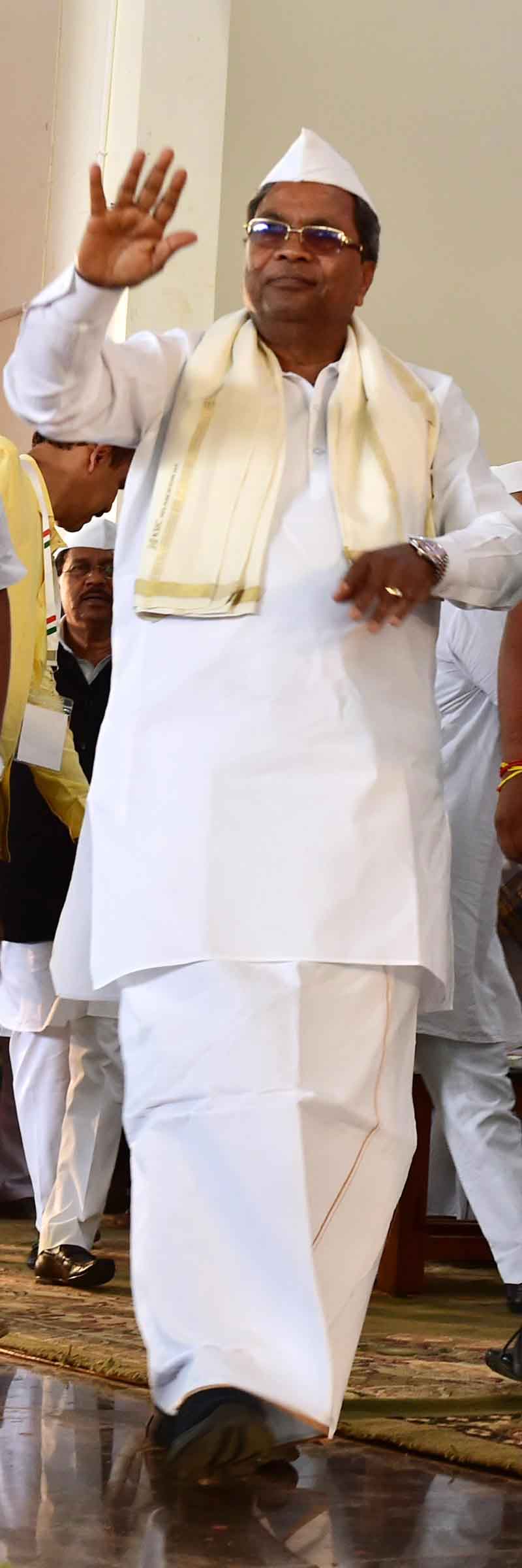 This is how cm looks in gandhi topi