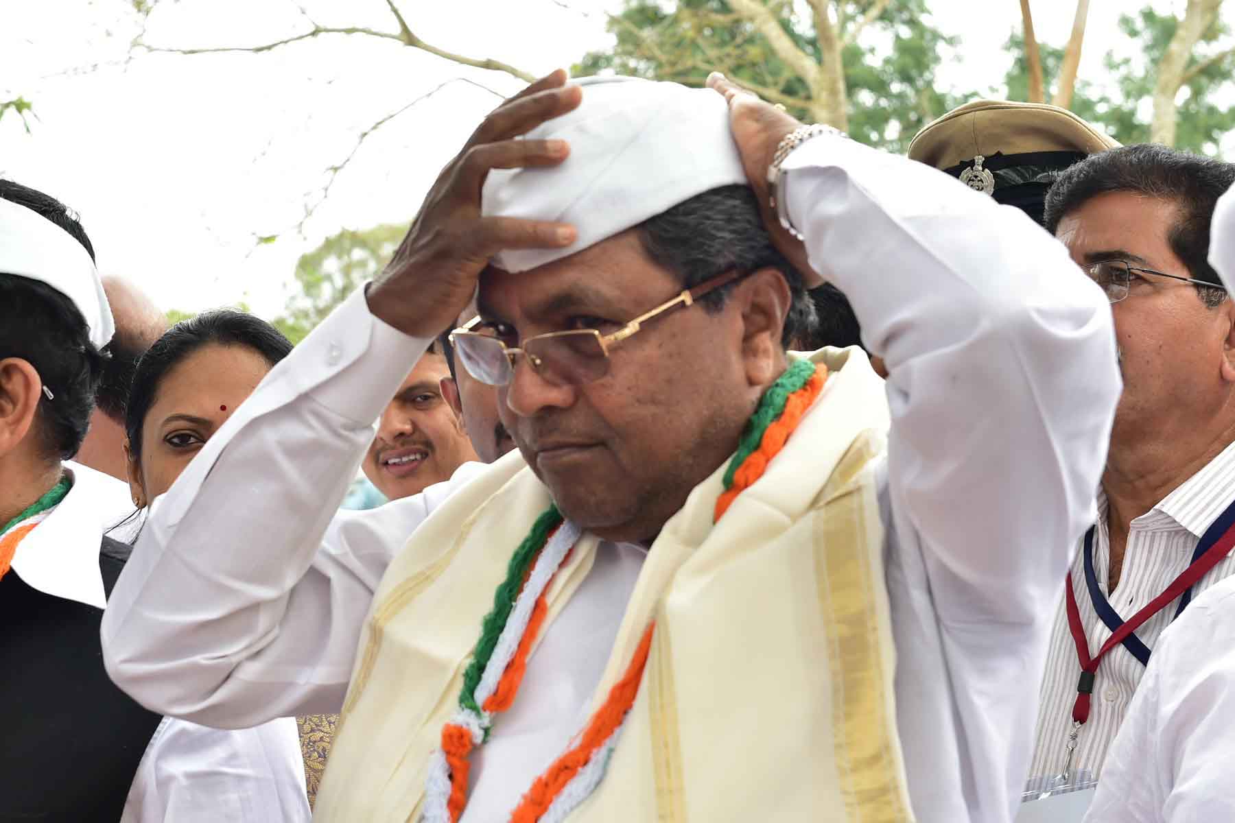 This is how cm looks in gandhi topi