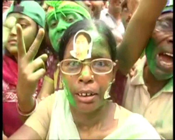 In Pics: Bengal celebrates Mamata's victory