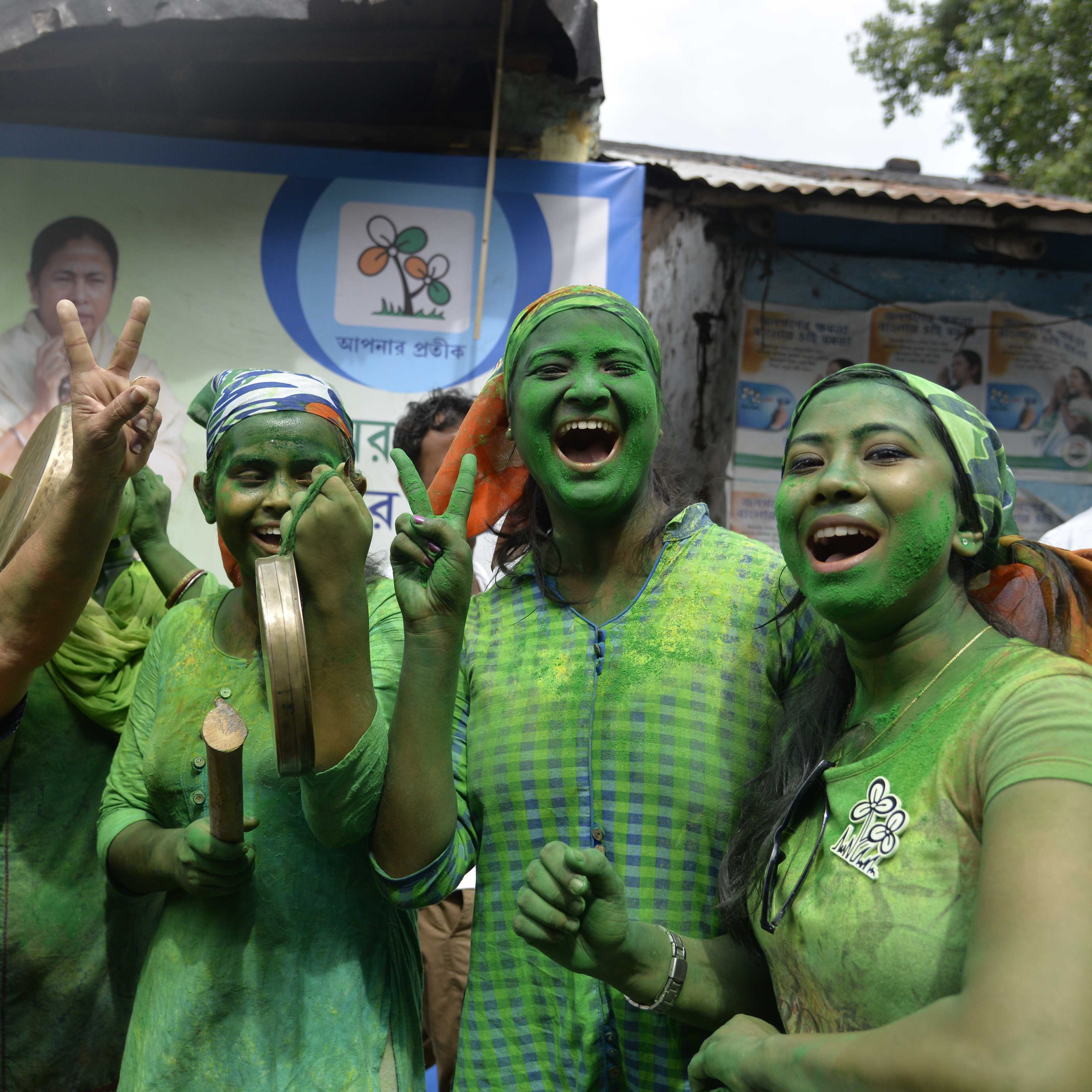 In Pics: Bengal celebrates Mamata's victory
