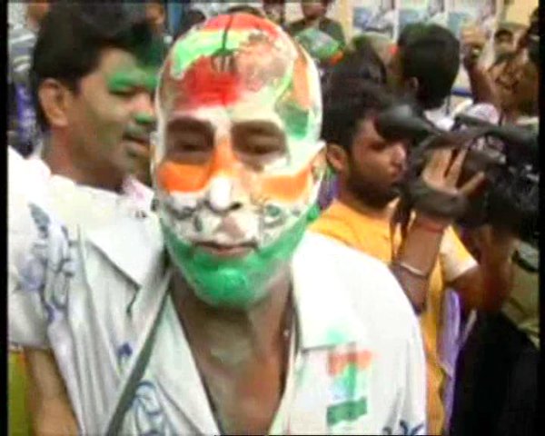 In Pics: Bengal celebrates Mamata's victory