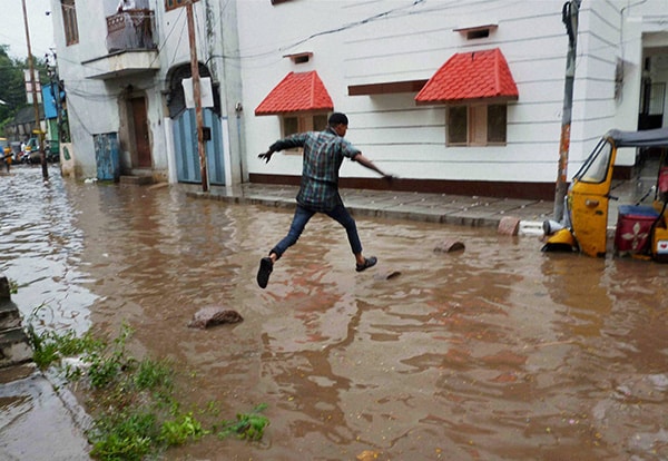 Heavy rains bring Hyderabad to a grinding halt