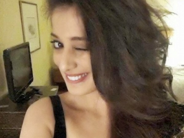 Funny selfies of Southern actress