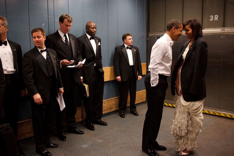 Barack Obama10 Pictures of the coolest and the most romantic US President