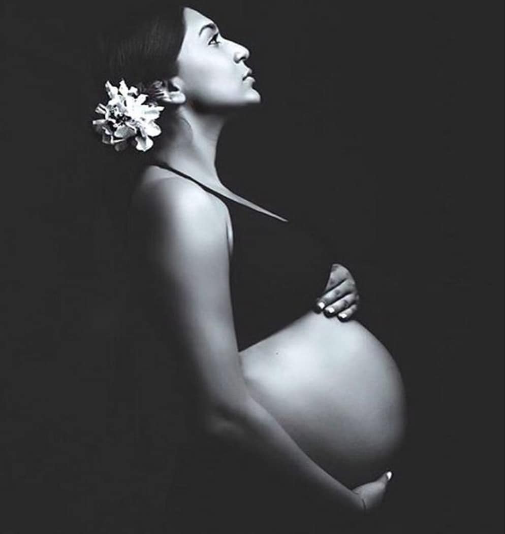pictures actresses who flaunted their baby bump in style kareena lara dutta