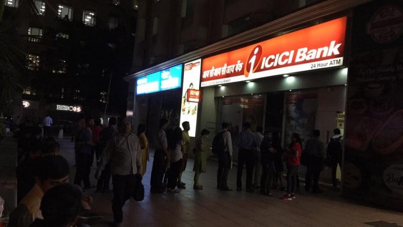 Pictures panic confusion chaos across cities after 5001000 ban