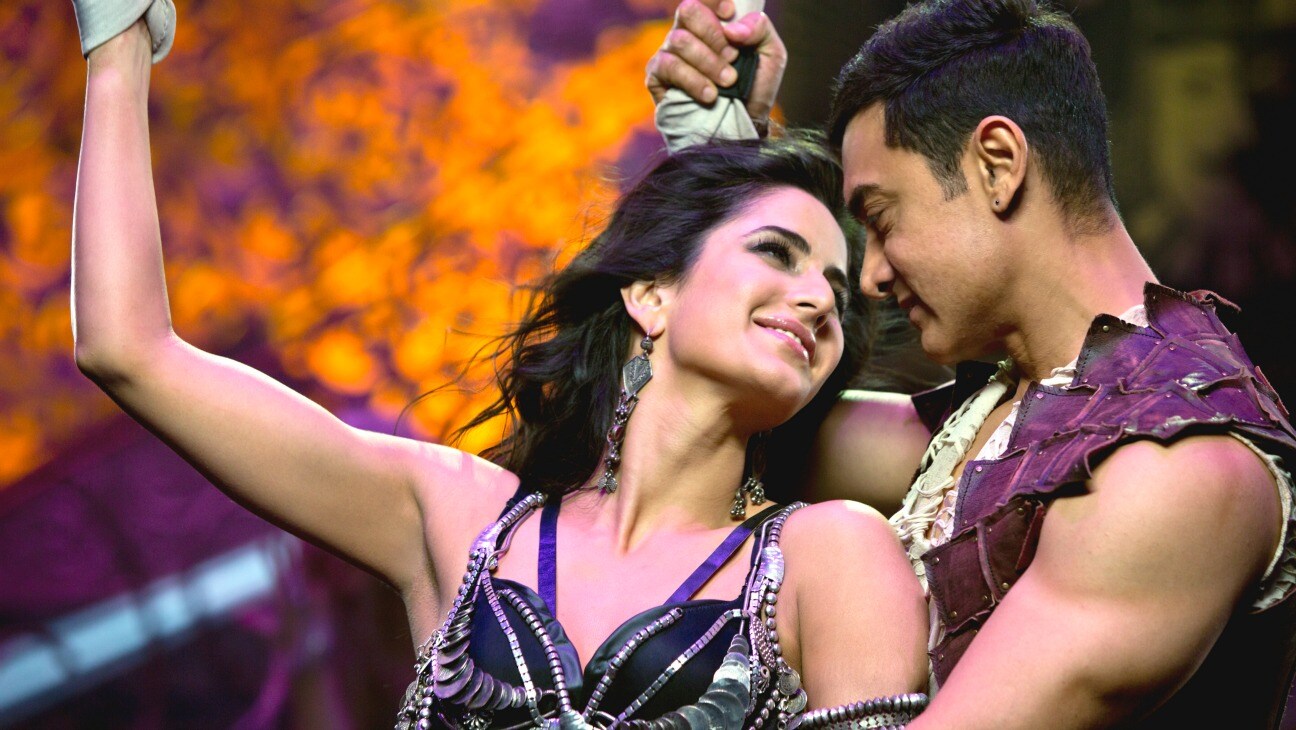 12.ధూమ్ 3(2013): 556కోట్లు