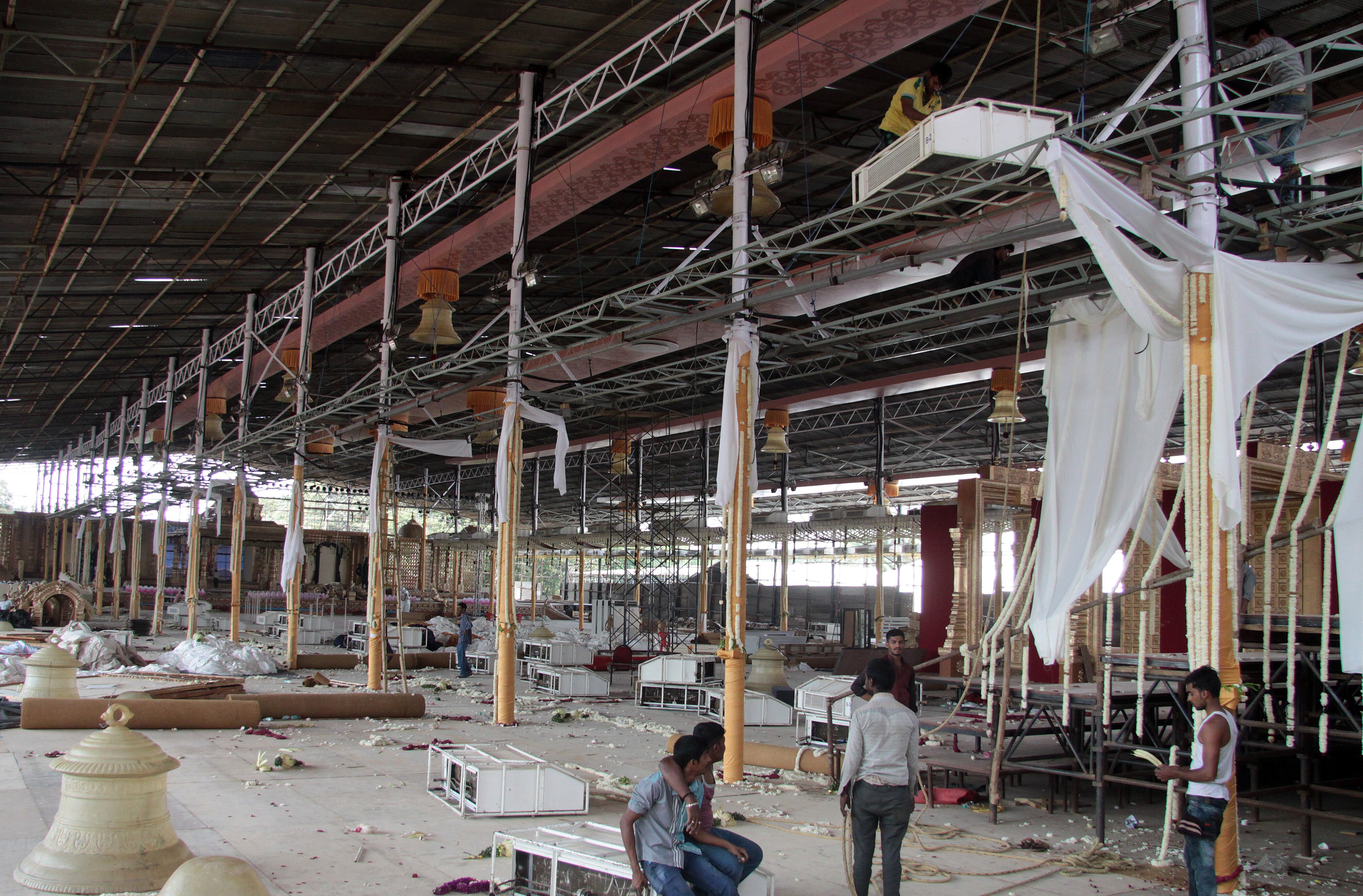 Watch how Reddys obscene wedding left Bengaluru filthy