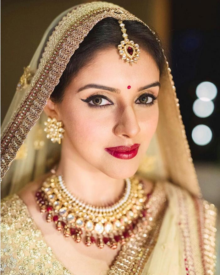 You won’t get any privacy: In typical Indian fashion, you will have to deal with a gang of cousins, aunts and uncles who will take up your time.