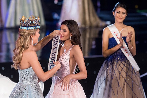 Puerto Rica Stephanie Del Valle crowned Miss World 2016
