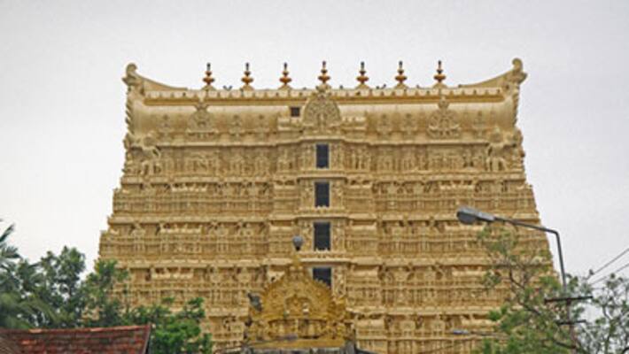 Lakshdipa Mahotsavam at Sri Padmanabha Swamy Temple Lakshdipa Mahotsavam at Sri Padmanabha Swamy Temple