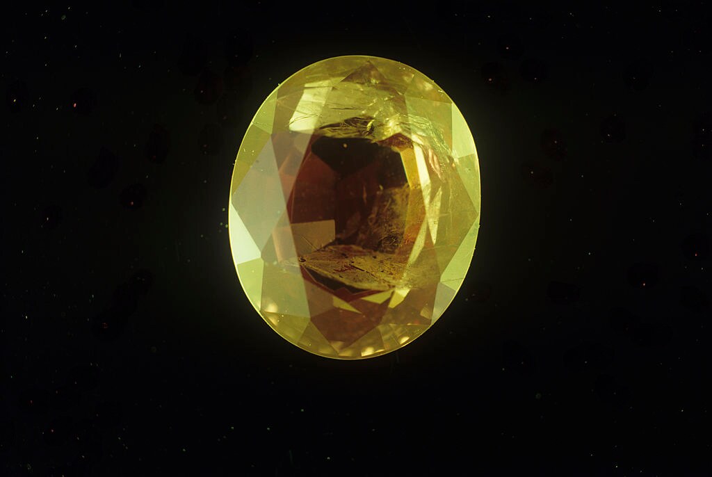 Astrological benefits of wearing navratna jewellery