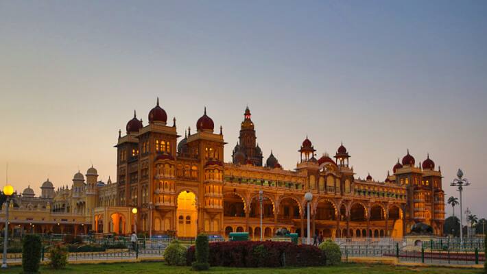 Mysuru Dasara Section 144 imposed around Mysuru Palace to avoid public gathering -ymn Mysuru Dasara Section 144 imposed around Mysuru Palace to avoid public gathering -ymn