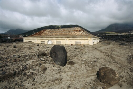 14 haunting images of abandoned places
