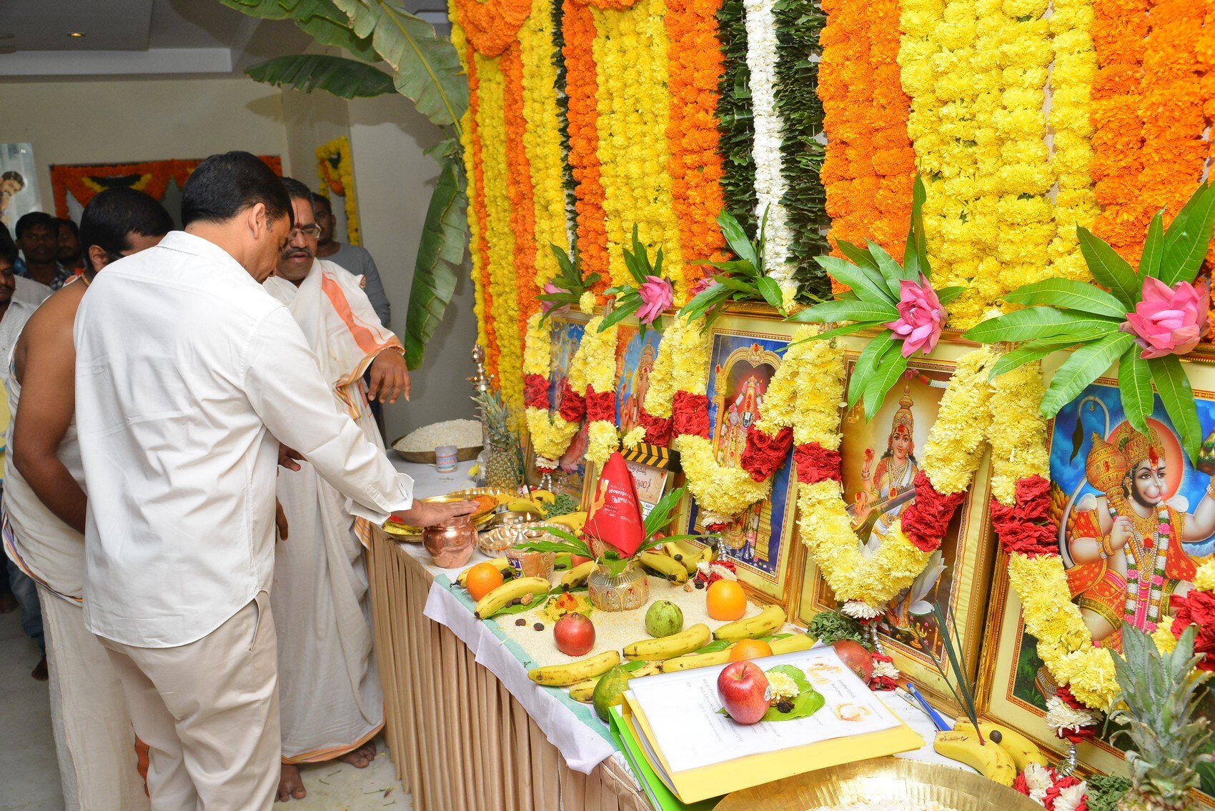 నితిన్ రాశి ఖన్నా శ్రీనివాస కళ్యాణం ప్రారంబోత్సవ గ్యాలరీ