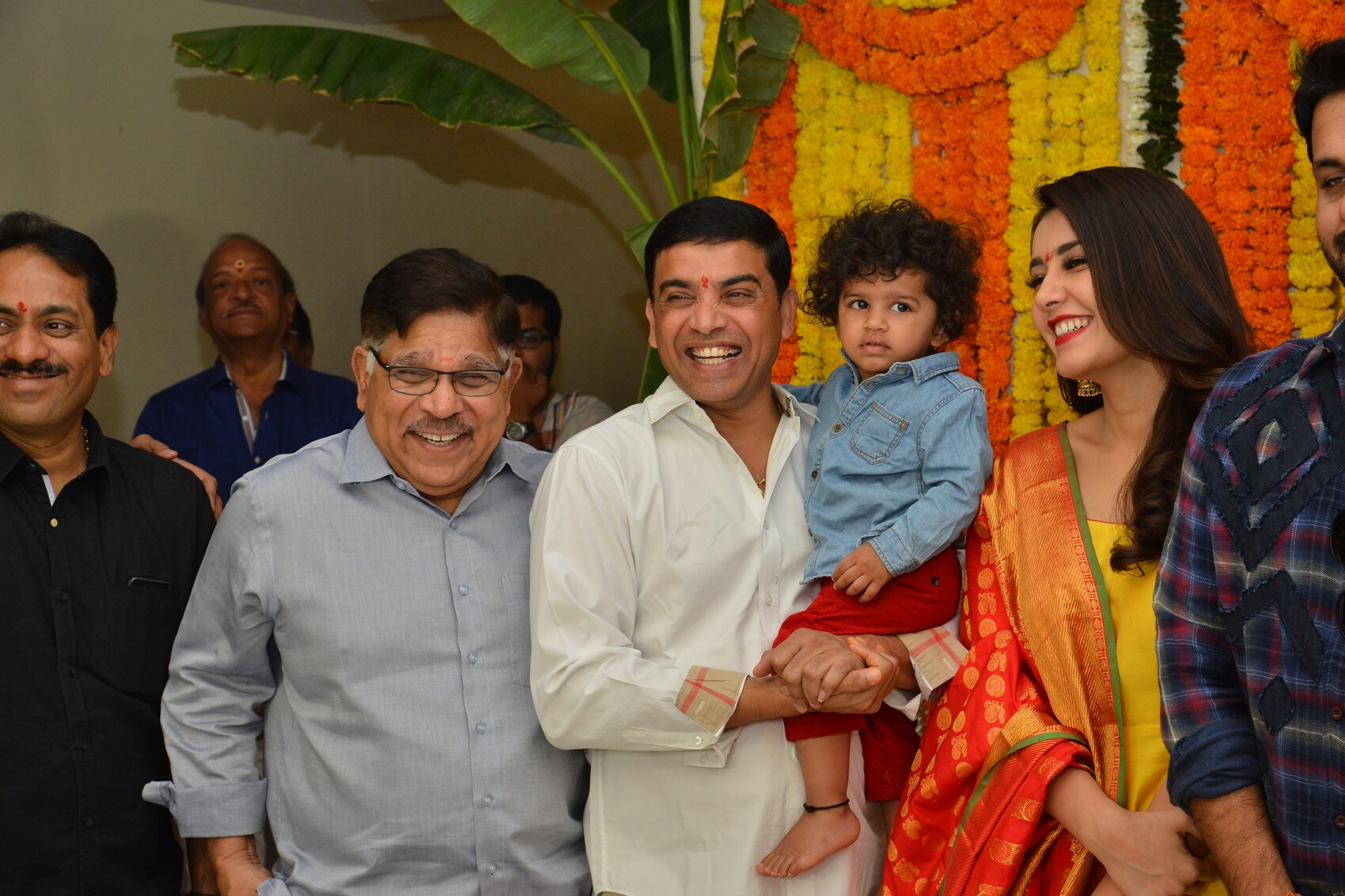 నితిన్ రాశి ఖన్నా శ్రీనివాస కళ్యాణం ప్రారంబోత్సవ గ్యాలరీ