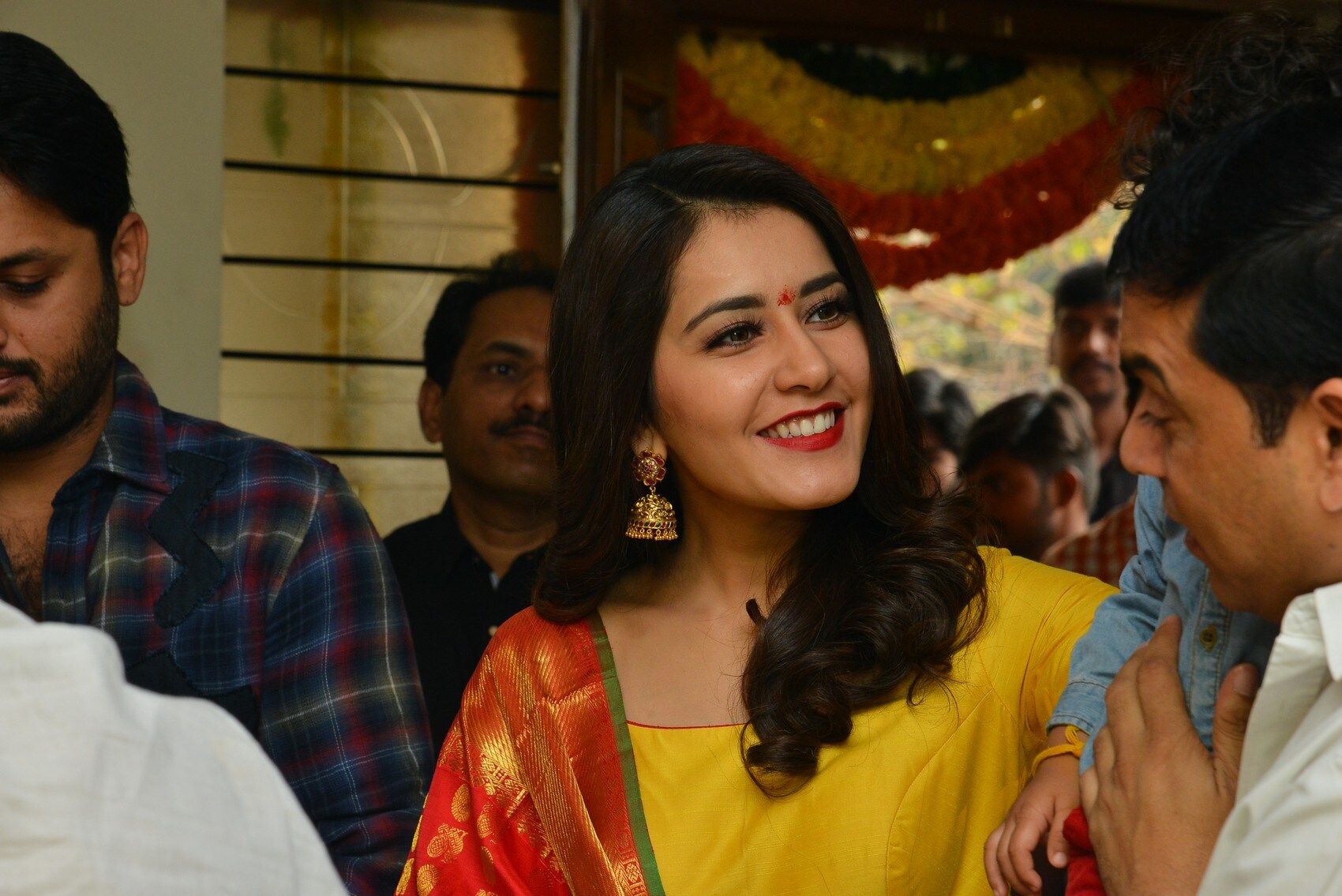 నితిన్ రాశి ఖన్నా శ్రీనివాస కళ్యాణం ప్రారంబోత్సవ గ్యాలరీ