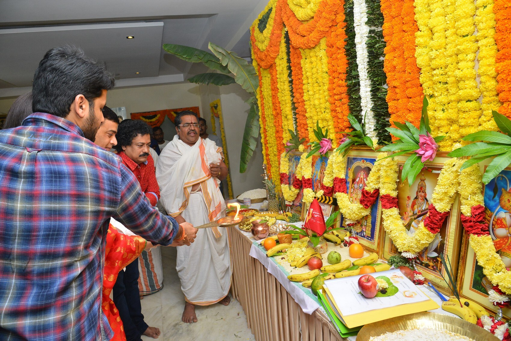నితిన్ రాశి ఖన్నా శ్రీనివాస కళ్యాణం ప్రారంబోత్సవ గ్యాలరీ