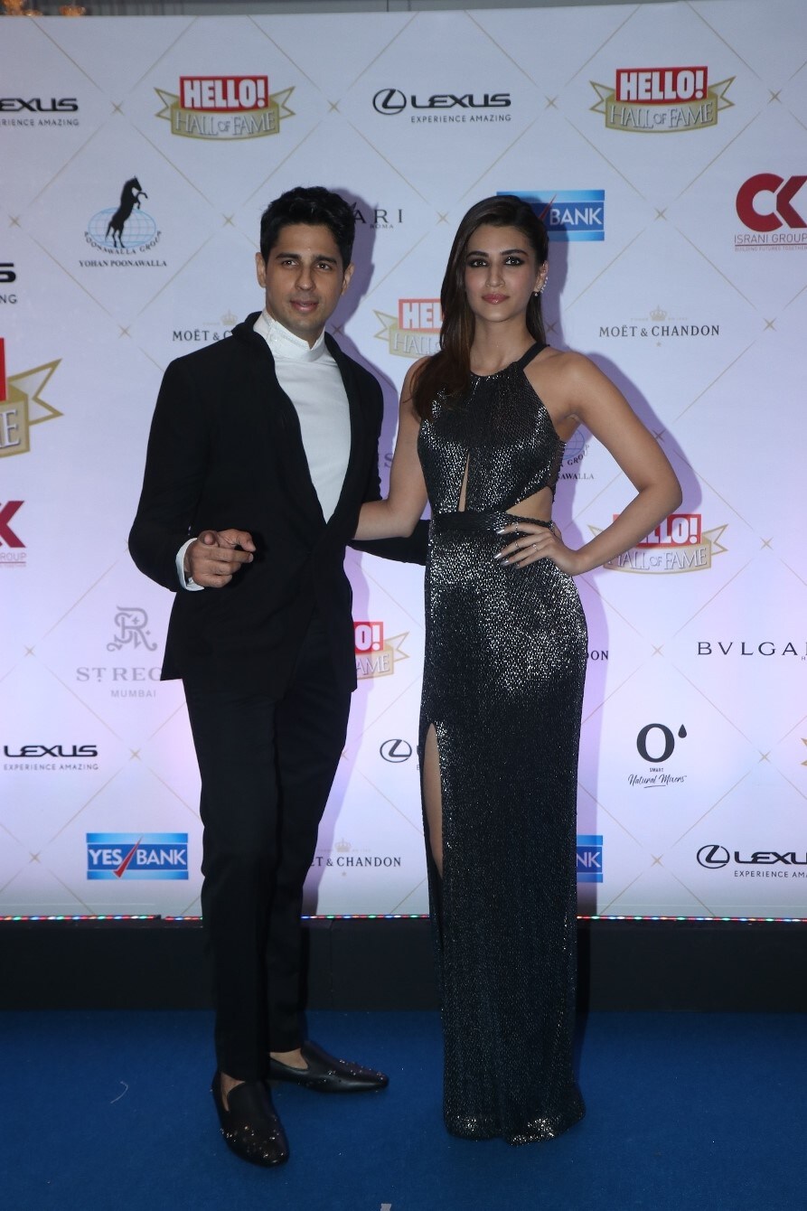 In pics: SRK, Deepika, Ranveer dazzle at HELLO! awards