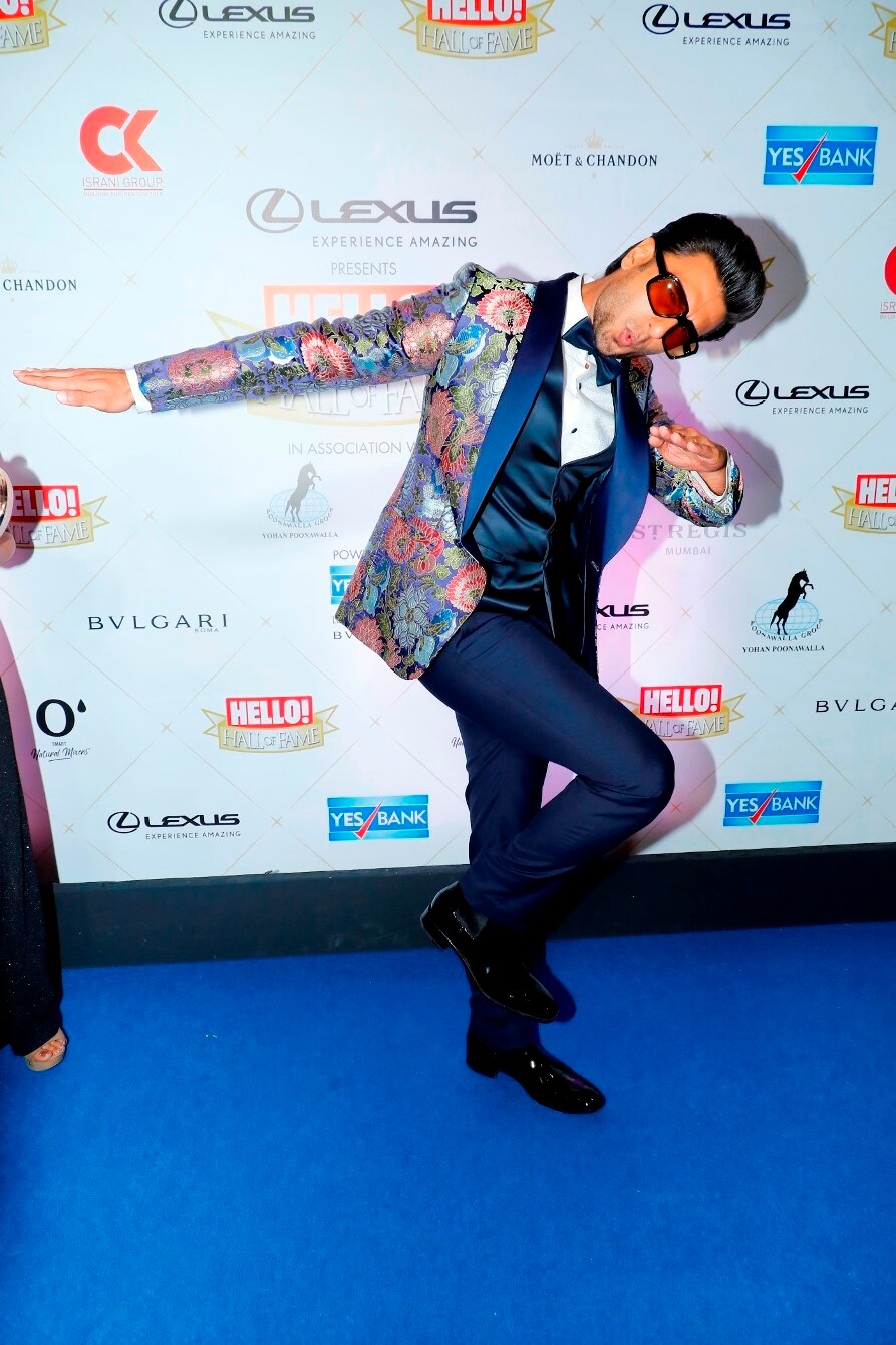 In pics: SRK, Deepika, Ranveer dazzle at HELLO! awards