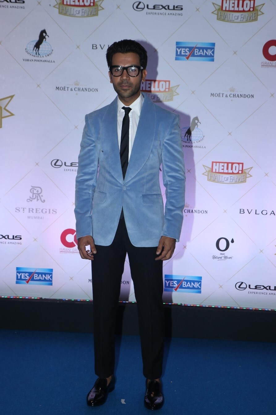 In pics: SRK, Deepika, Ranveer dazzle at HELLO! awards