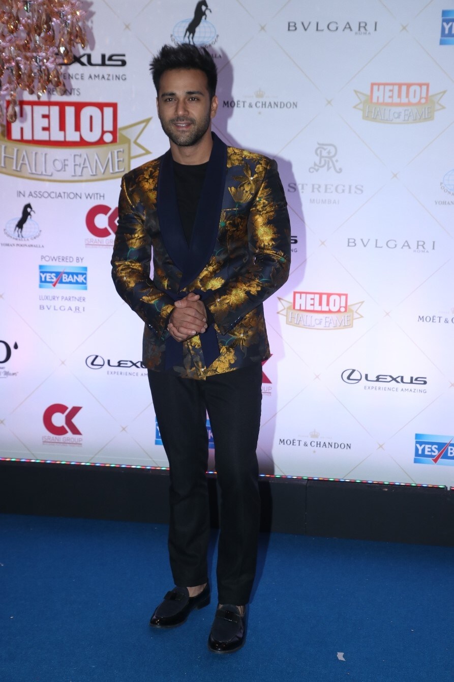 In pics: SRK, Deepika, Ranveer dazzle at HELLO! awards