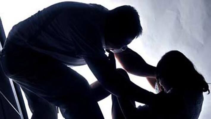 man kills his own daughter and abscond man kills his own daughter and abscond