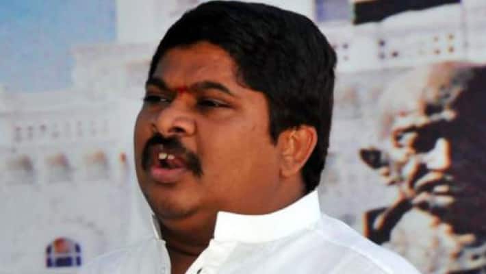 few congress leaders are working for trs says ponnam prabhakar in delhi few congress leaders are working for trs says ponnam prabhakar in delhi