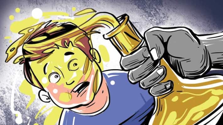 women acid attack on her boy friend women acid attack on her boy friend