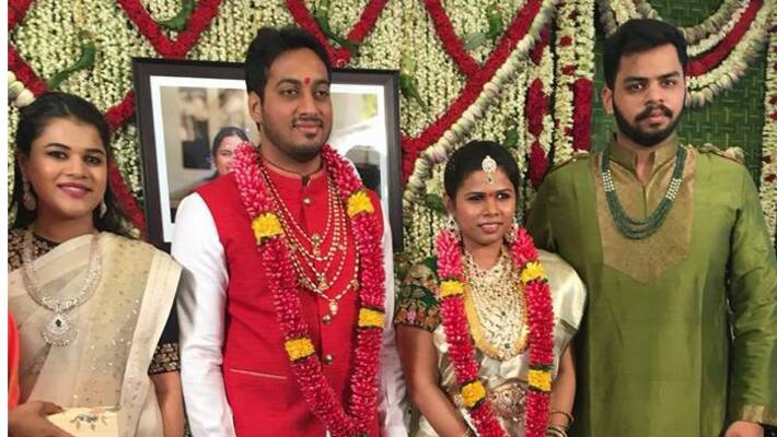 ex minister bhuma akhilapriya husband obstructing AP police ex minister bhuma akhilapriya husband obstructing AP police