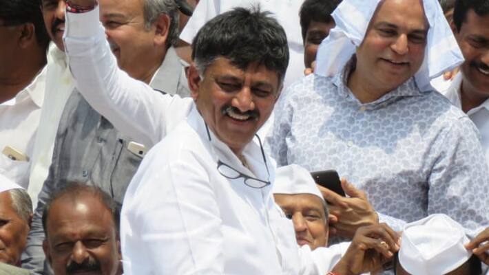 Cbi raids congress leader dk shivkumar s 15 premises bsm Cbi raids congress leader dk shivkumar s 15 premises bsm