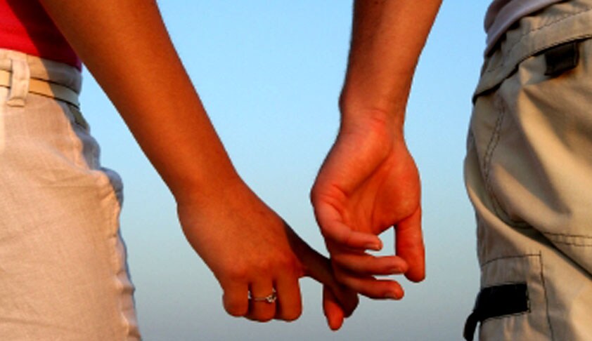 Here are some tips to maintain love in live in relationship