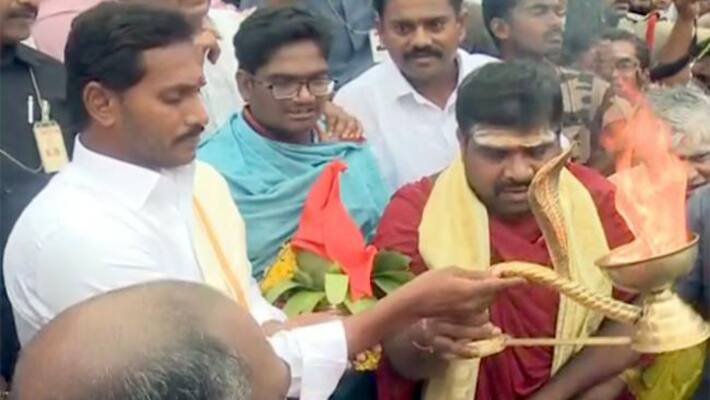 tomorrow ysrcp will conducted sahasra chandi yagam tomorrow ysrcp will conducted sahasra chandi yagam