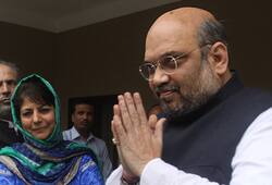 broke into Mehbooba's party, PDP many big leaders join BJP