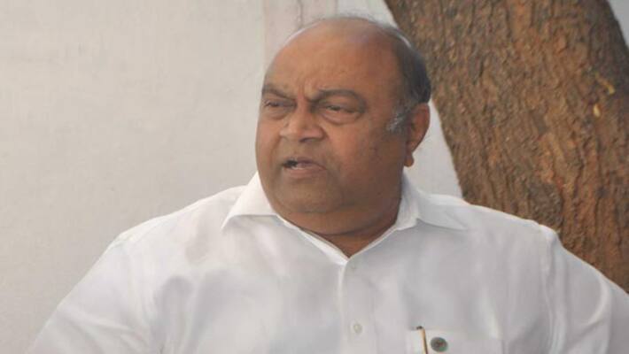 Brs and congress workers clash in nagarkurnool district after stops nagam janardhan reddy Brs and congress workers clash in nagarkurnool district after stops nagam janardhan reddy