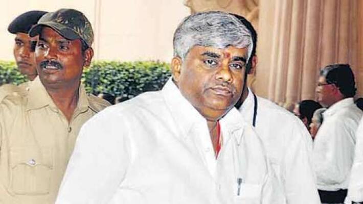 Minister Revanna orders to correct architect errors in all government offices Minister Revanna orders to correct architect errors in all government offices
