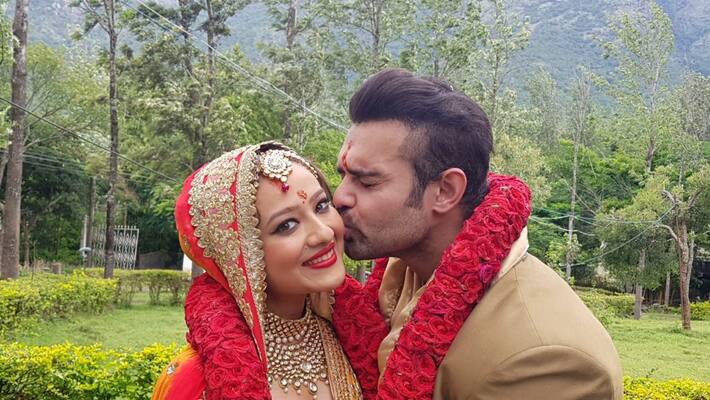Mithun Chakraborty's Son Mahaakshay, Out On Anticipatory Bail, Marries Madalsa Sharma Mithun Chakraborty's Son Mahaakshay, Out On Anticipatory Bail, Marries Madalsa Sharma