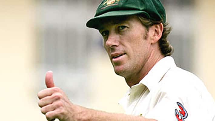 Glenn McGrath Suggests MS Dhoni Should Not Retire Glenn McGrath Suggests MS Dhoni Should Not Retire