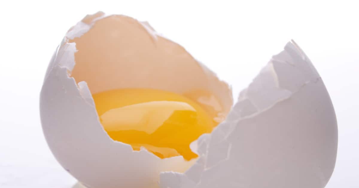 Whole eggs or egg white for weight loss Should you ditch egg yolks to