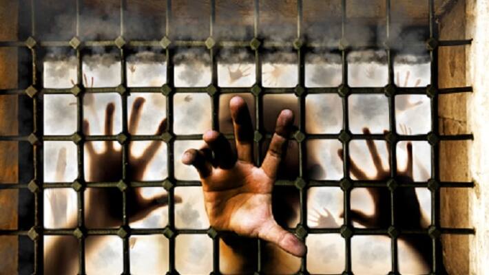 girls sexually harrassed in washroom in mumbai university girls sexually harrassed in washroom in mumbai university