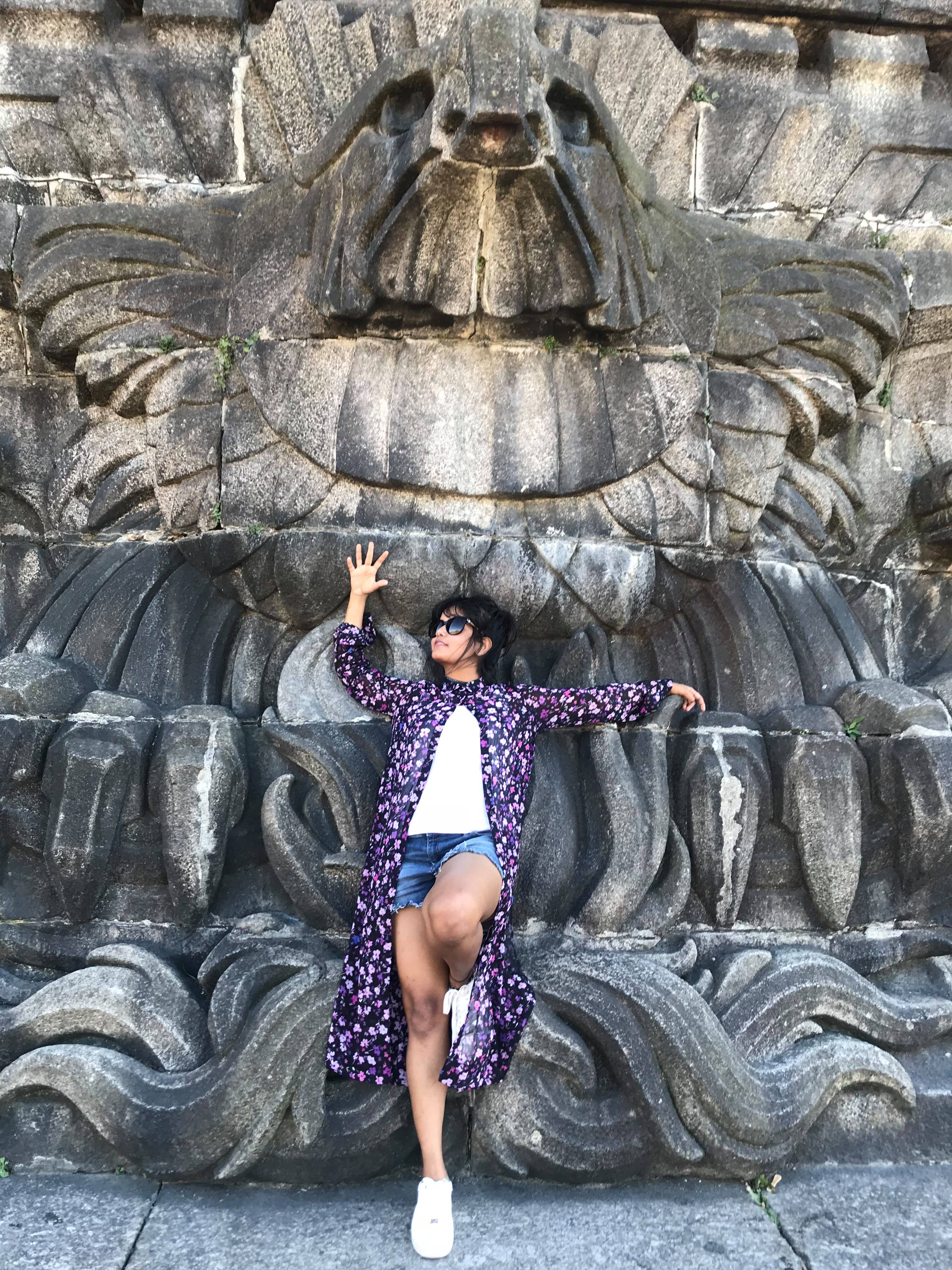 Girl not sin' ಇಂಗ್ಲಿಷ್ ಹಾಡಿನಲ್ಲಿಯೂ ಮಿಂಚಿದ್ದಾರೆ. ಸಮಾಜದಲ್ಲಿ ಹೆಣ್ಣಿನ ಜೀವನ ಹಾಗೂ ಅದನ್ನು ರೂಪಿಸಿಕೊಳ್ಳುವ ರೀತಿ ಬಗ್ಗೆ ಹೇಳೋ ಹಾಡಿದು