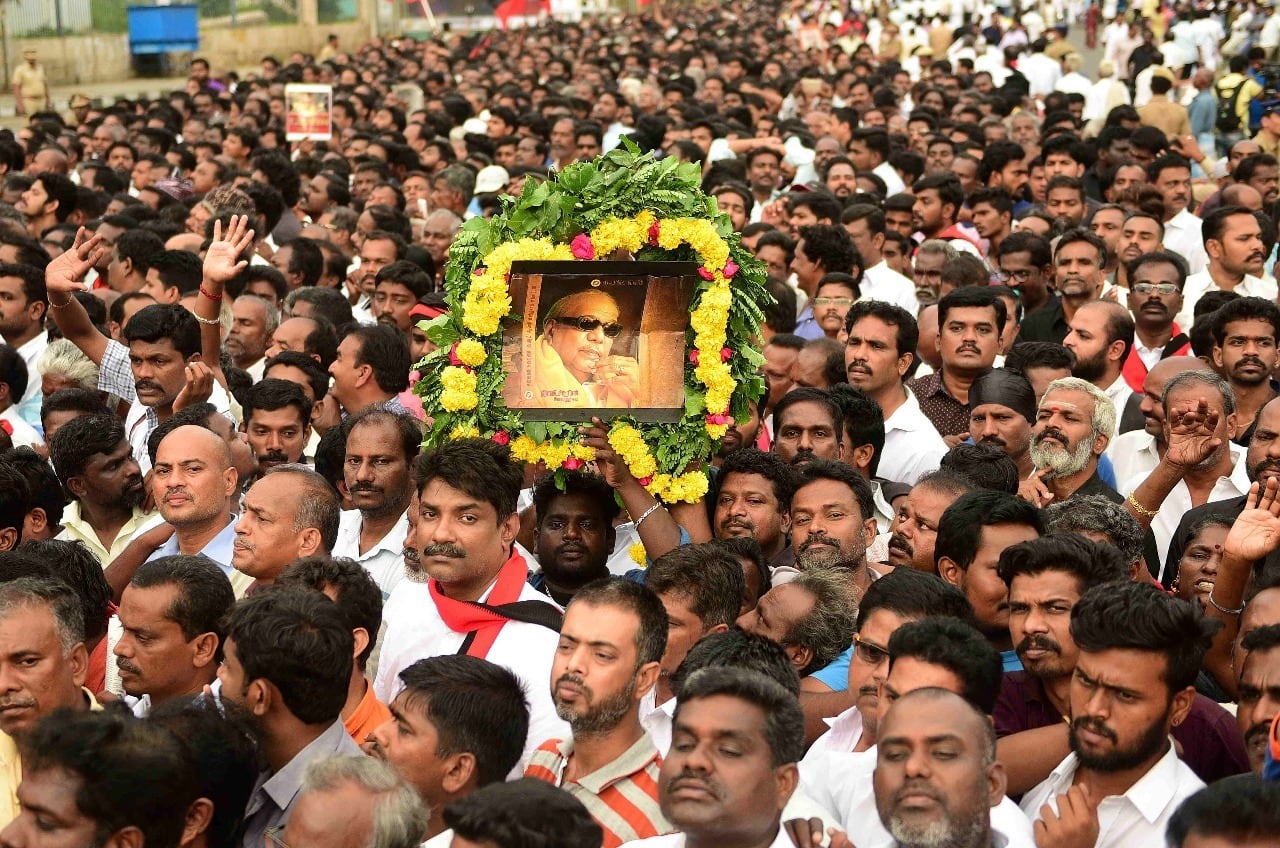 Karunanidhi family paid homage in his cemetry