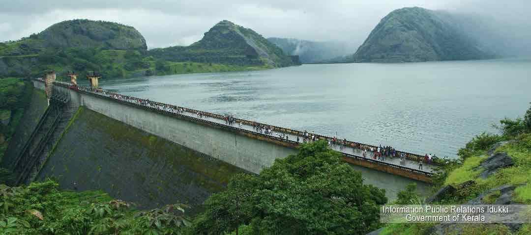 Asia biggest Idukki Dam open  in kerala  dam water falling like silver people happy